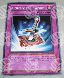 Spada Forza di Luce - Duelist Pack: Yugi (Common) [DPYG-029]